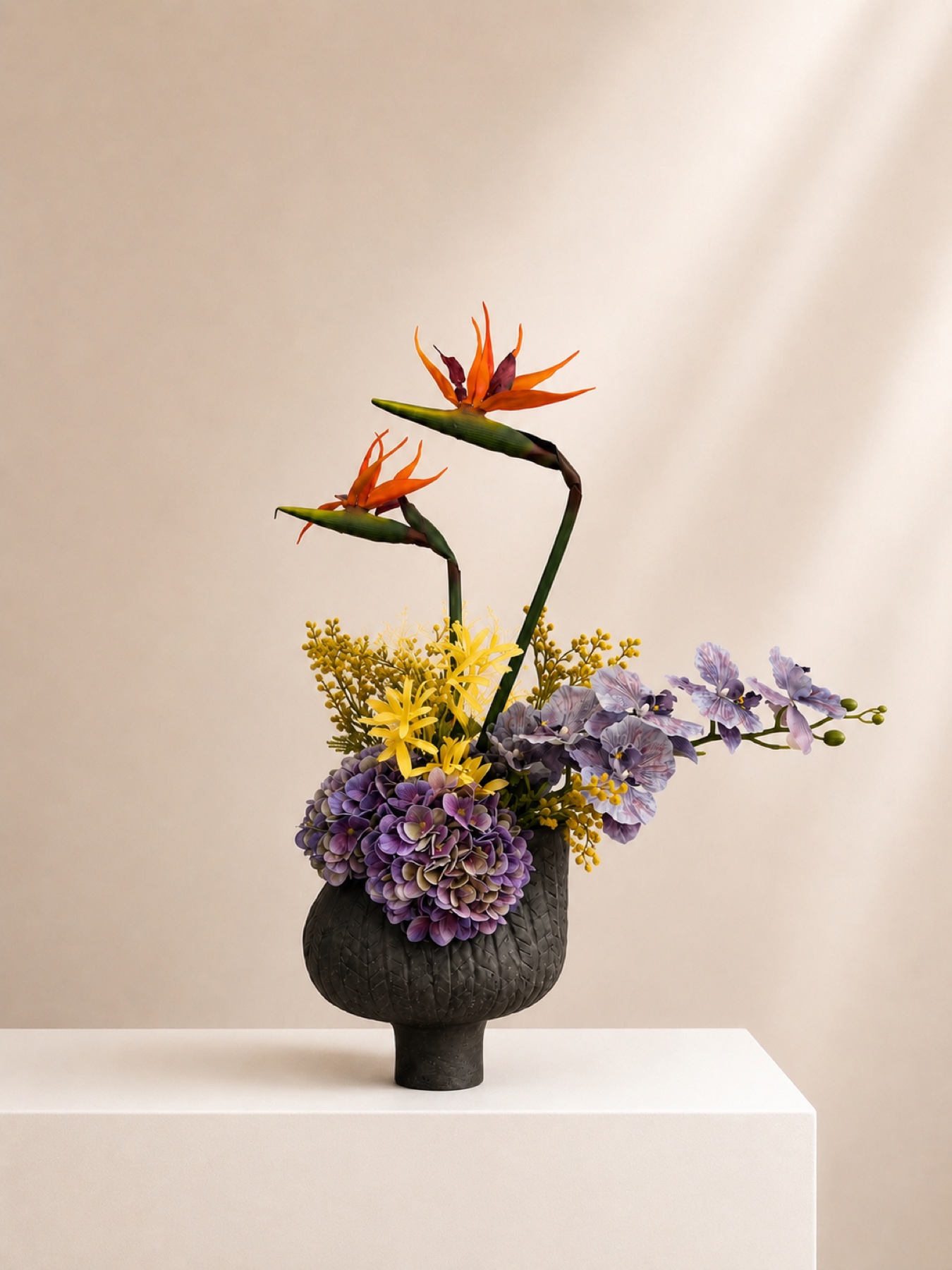 熱帶線條花藝作品